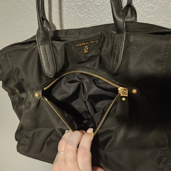 SET MICHAEL KORS CANVAS TOTE - Picture 2 of 16